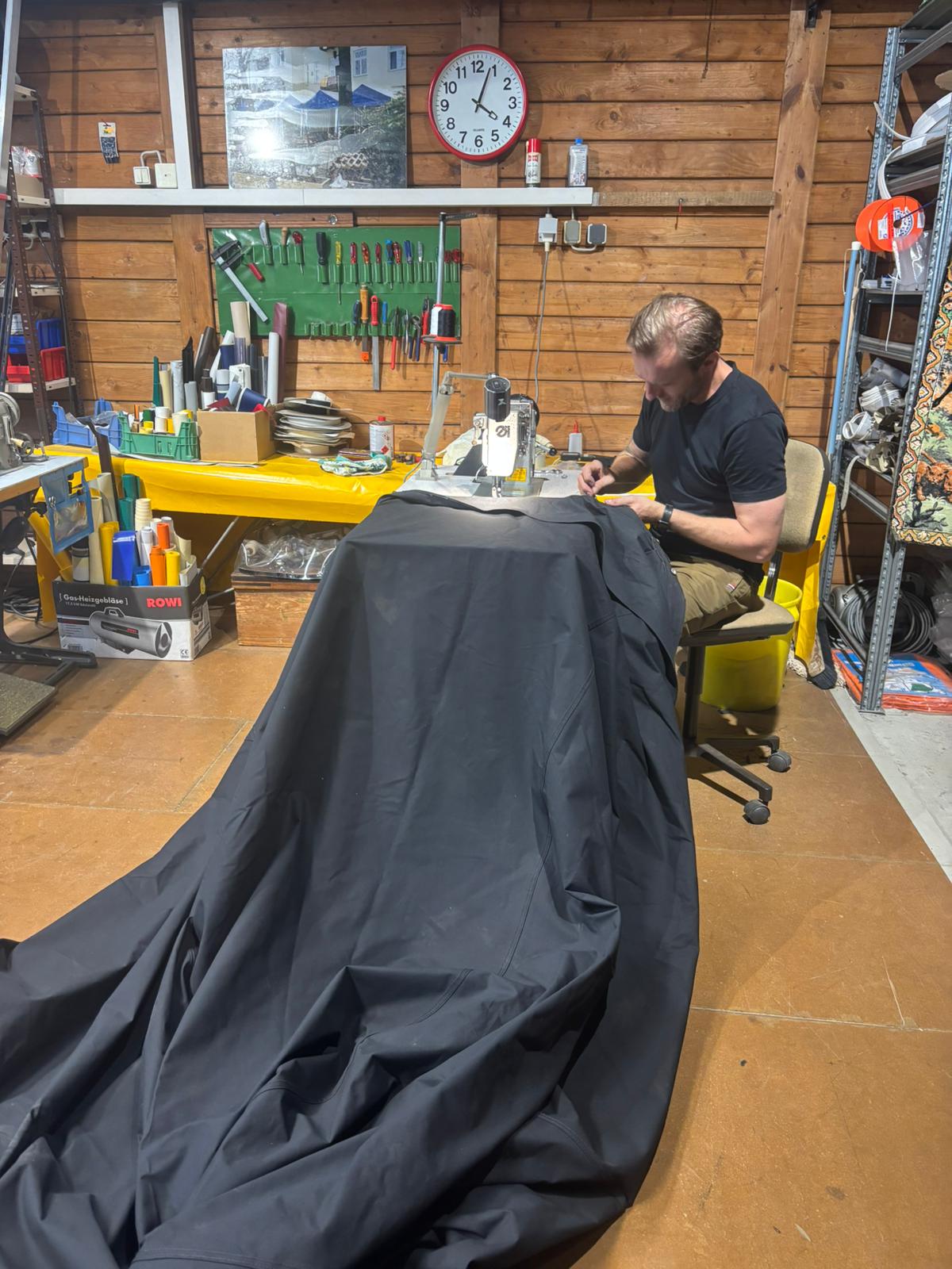 Nähmaschine in der Werkstatt